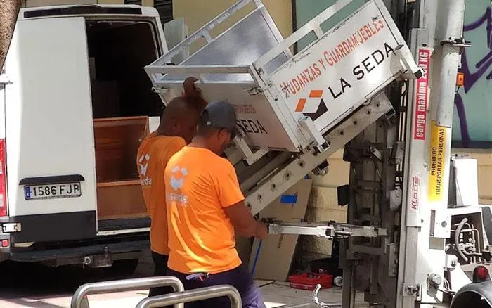 servicio-grua-elevadora-mudanzas-segovia