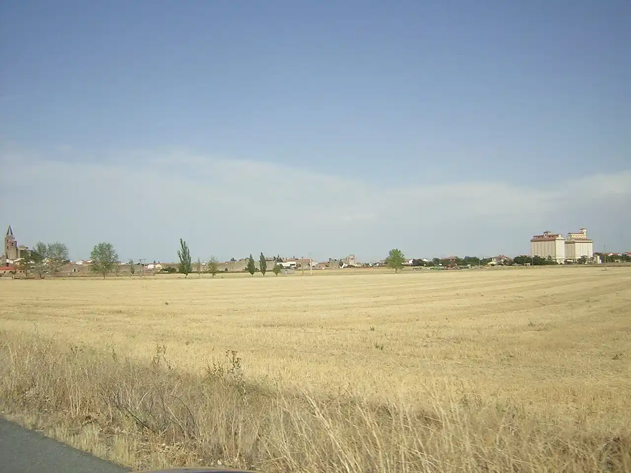 Mudanzas en Madrigal de las Altas Torres 8 Madrigal de las Altas Torres visto desde los campos de cereal